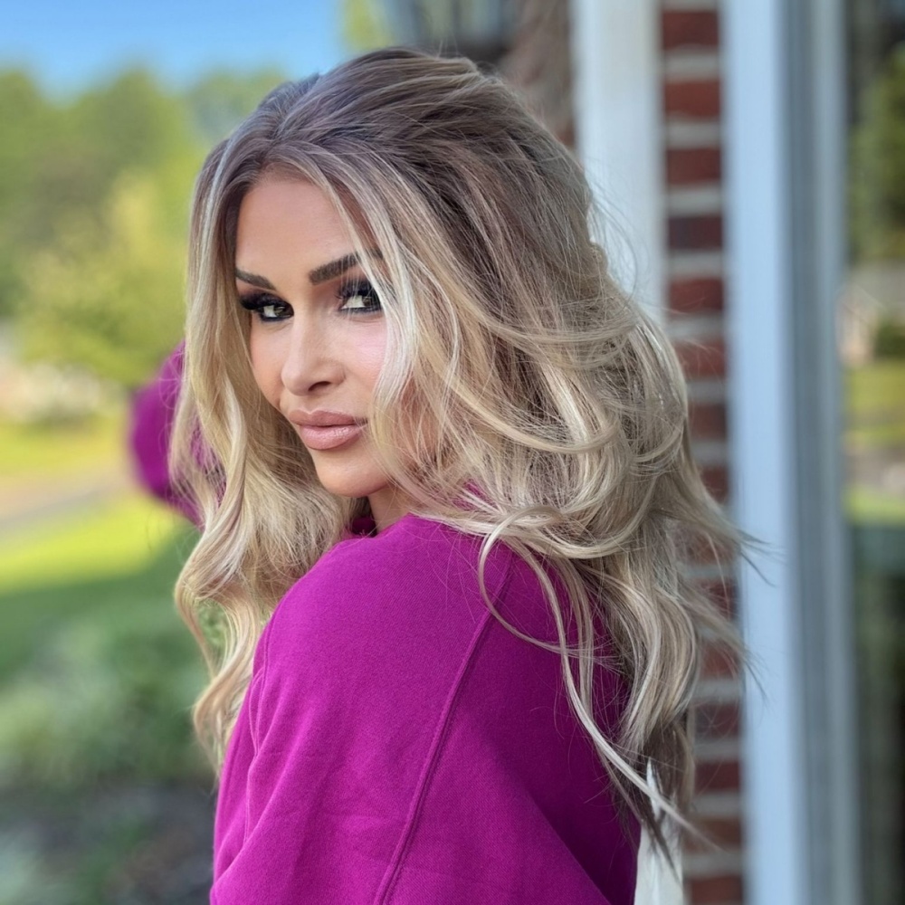 A28 by AISOM Pre Cut Pre Plucked T Part Warm Blonde Highlight Wave Wig 20 inches Synthetic Lace Front Wig for Women Ready to Wear