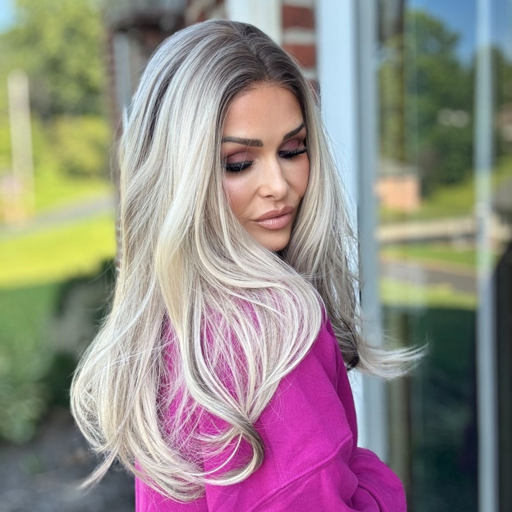 A30 by AISOM Pre Cut Highlight Ash Blonde Layered Wig Pre Plucked Ready to Wear Glueless Women's Wig Natural Looking Heat Friendly