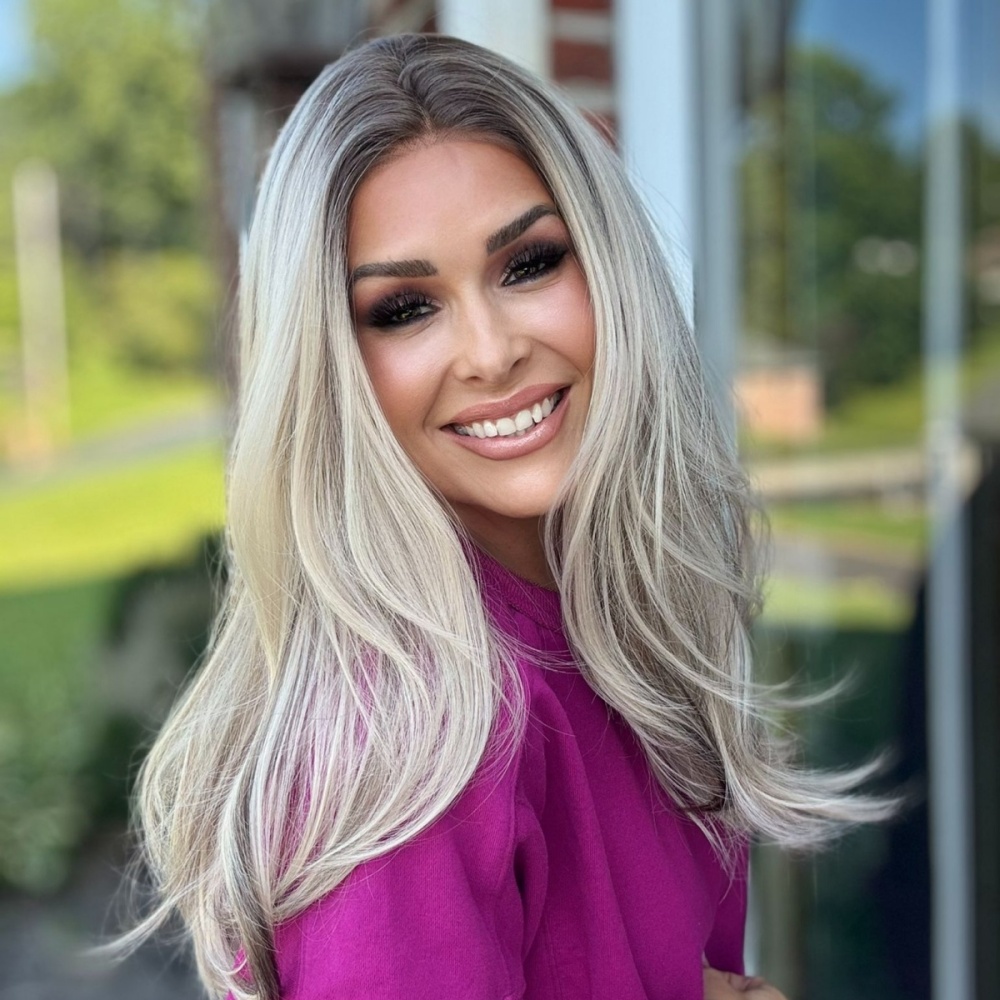A30 by AISOM Pre Cut Highlight Ash Blonde Layered Wig Pre Plucked Ready to Wear Glueless Women's Wig Natural Looking Heat Friendly