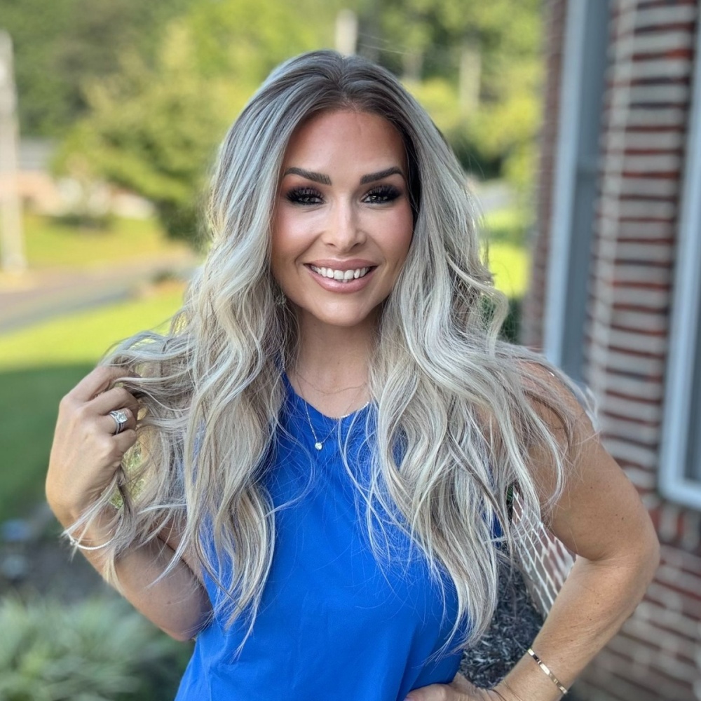 A27 by AISOM Cool Toned Ash Blonde Highlight Body Wave 20 inches T Part Pre Cut Pre Plucked Ready to Go Gluless Wig for Women Heat Friendly