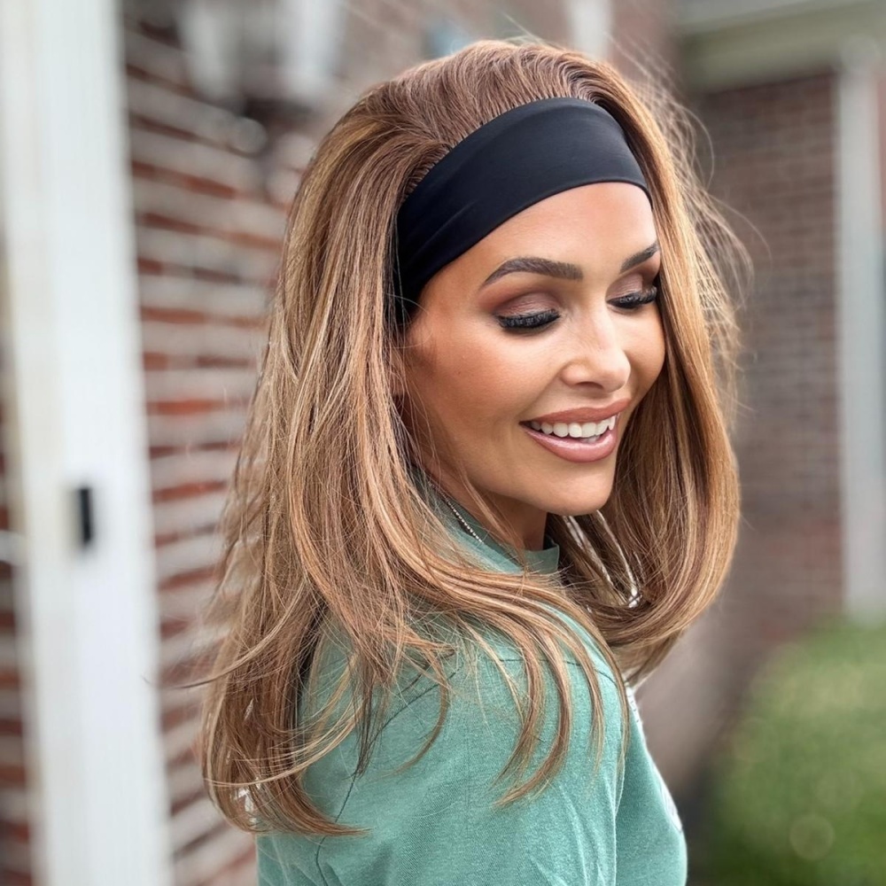 Lena by AISOM Toffee Layered Straight Headband Wig 16 Inches Synthetic Hair Heat Friendly Ready to Wear Low Density