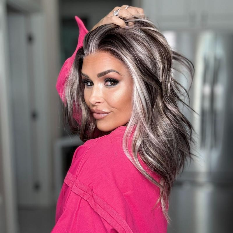 Tori by AISOM Soft Wave 16 Inches Iced Mocha Free Part Synthetic Lace Front Wigs with Scandinavian Hairline Fashion Women Gluless Wig Low Density