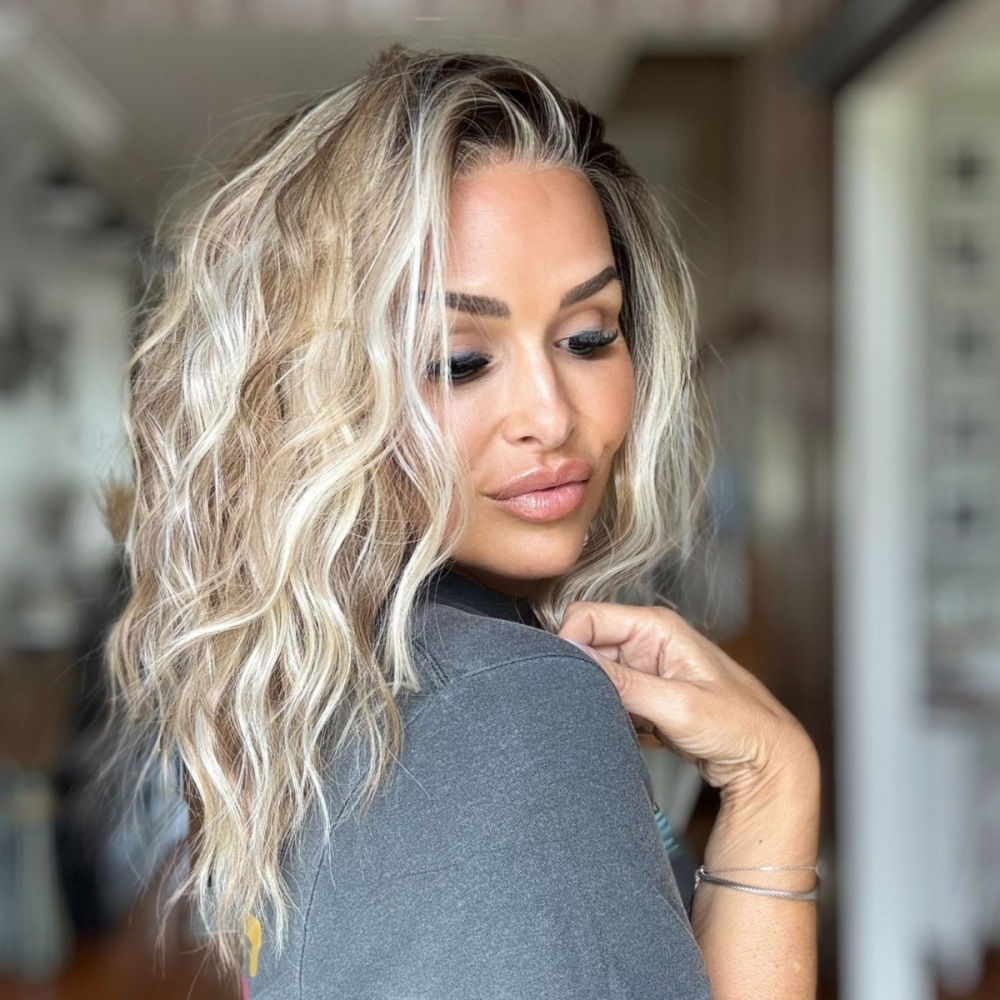 AISOM Chloe Mushroom  Blonde  Short Water Wave