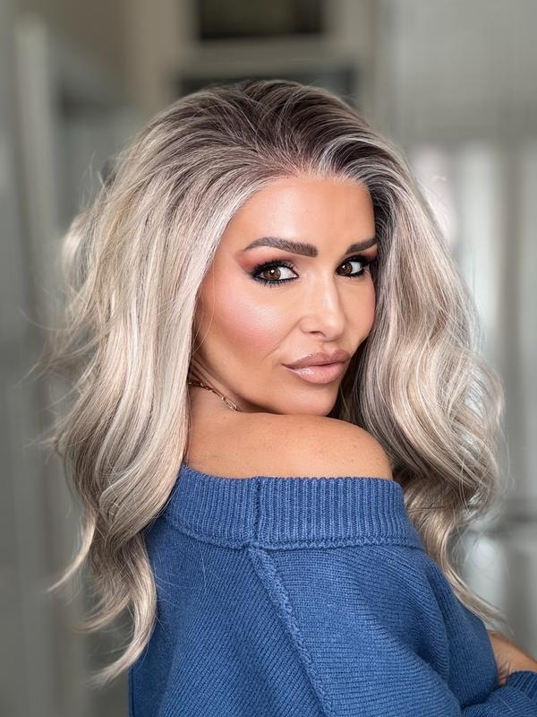 AISOM Sena Mix Ash Blonde Free Part Wave