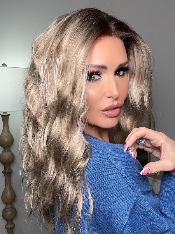 AISOM Mila Iced Sweet Cream Blonde Water Wave Wig
