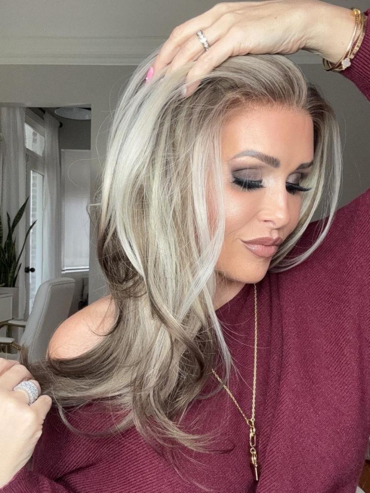 AISOM Christy Natural Wave Iced Blonde 13x4 Free Part Lace Front Wig 18" with Scandinavian Hairline Heat Friendly Synthetic Wig Low Density Women's Wig