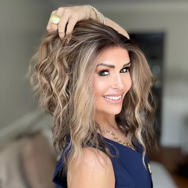 AISOM Chloe Light Brunette Short Water Wave Wig