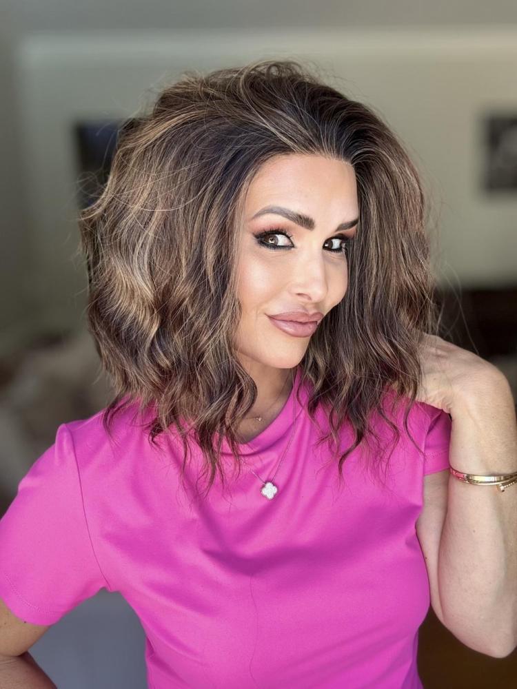 AISOM Chloe Cashmere Mocha Short Water Wave Wig