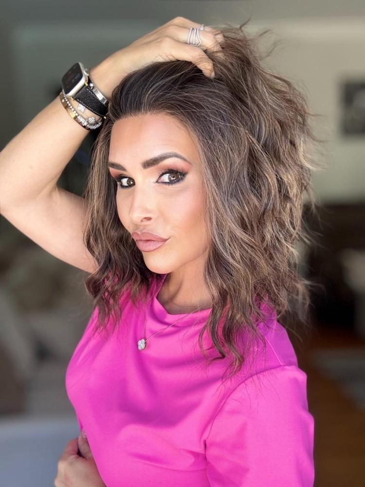 AISOM Chloe Cashmere Mocha Short Water Wave Wig