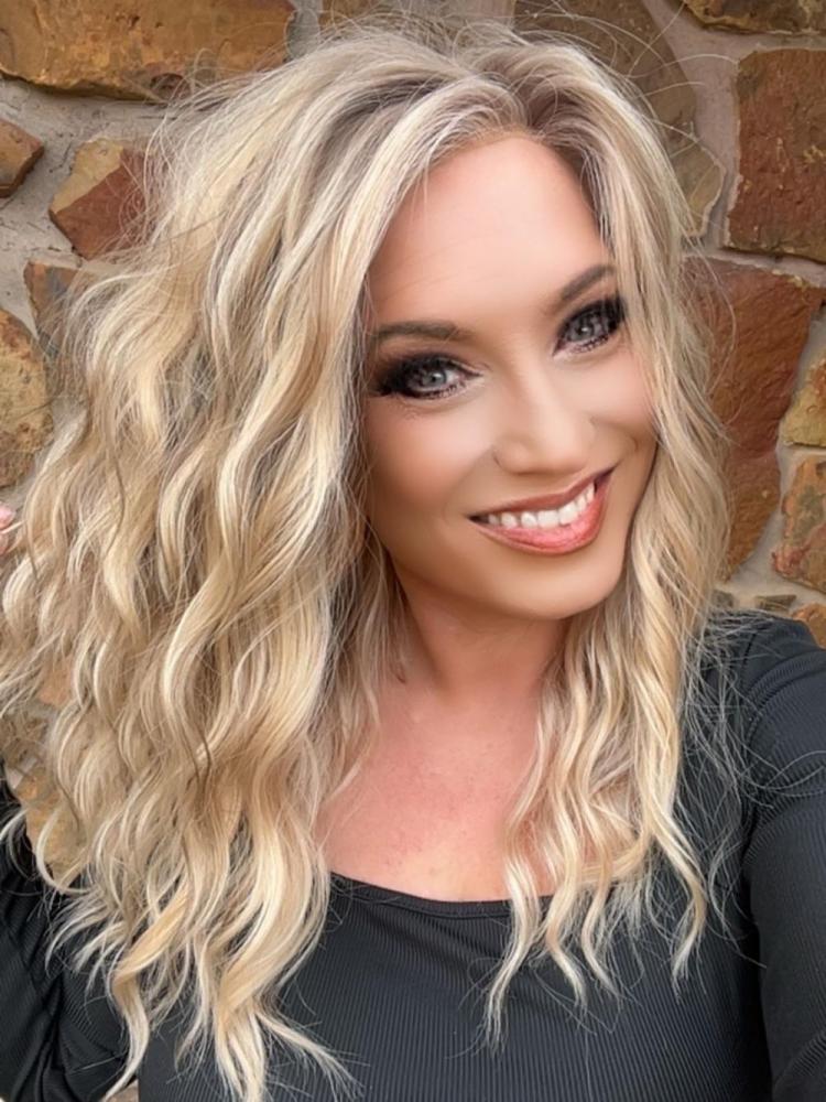 AISOM Mila Warm Blonde Scandinavian Hairline Water Wave Free Part Lace Front Wig 16 Inch Low Density Synthetic Lace Wig for Women Daily Use