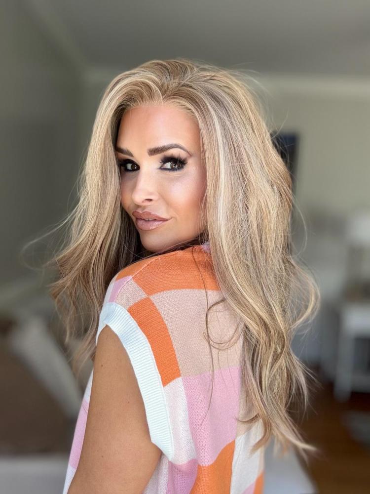 AISOM Greta Latte Blonde Loose Wave