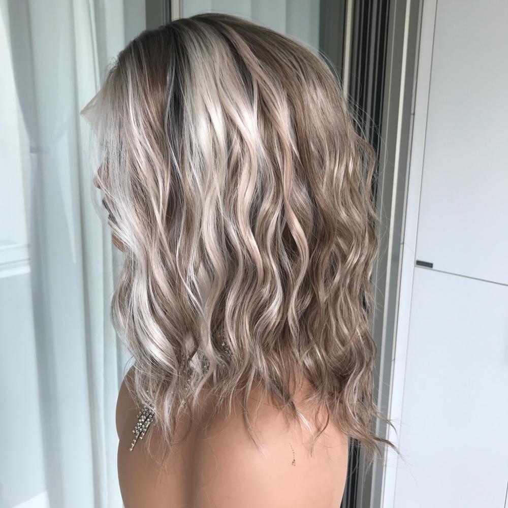 AISOM Chloe Buttercream Blonde Short Water Wave Classic Lace Front Wig