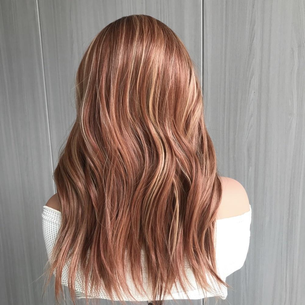 AISOM Sierra Strawberry Kiss Beach Wave Free Part Classic 13x4 Lace Front Wig with Scandinavian Hairline Low Density 18 Inches