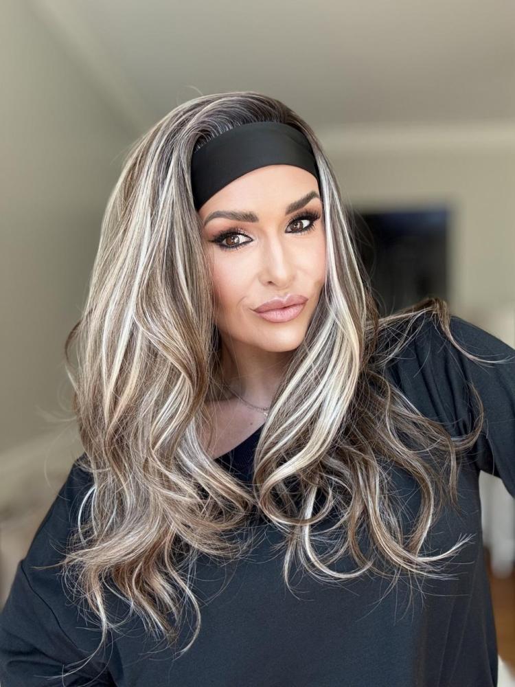 AISOM Cali Vanilla Hazel Soft Wave Headband Wig Wear Go Beginner Friendly Low Density Wig for Women 20Inches Everyday Wig