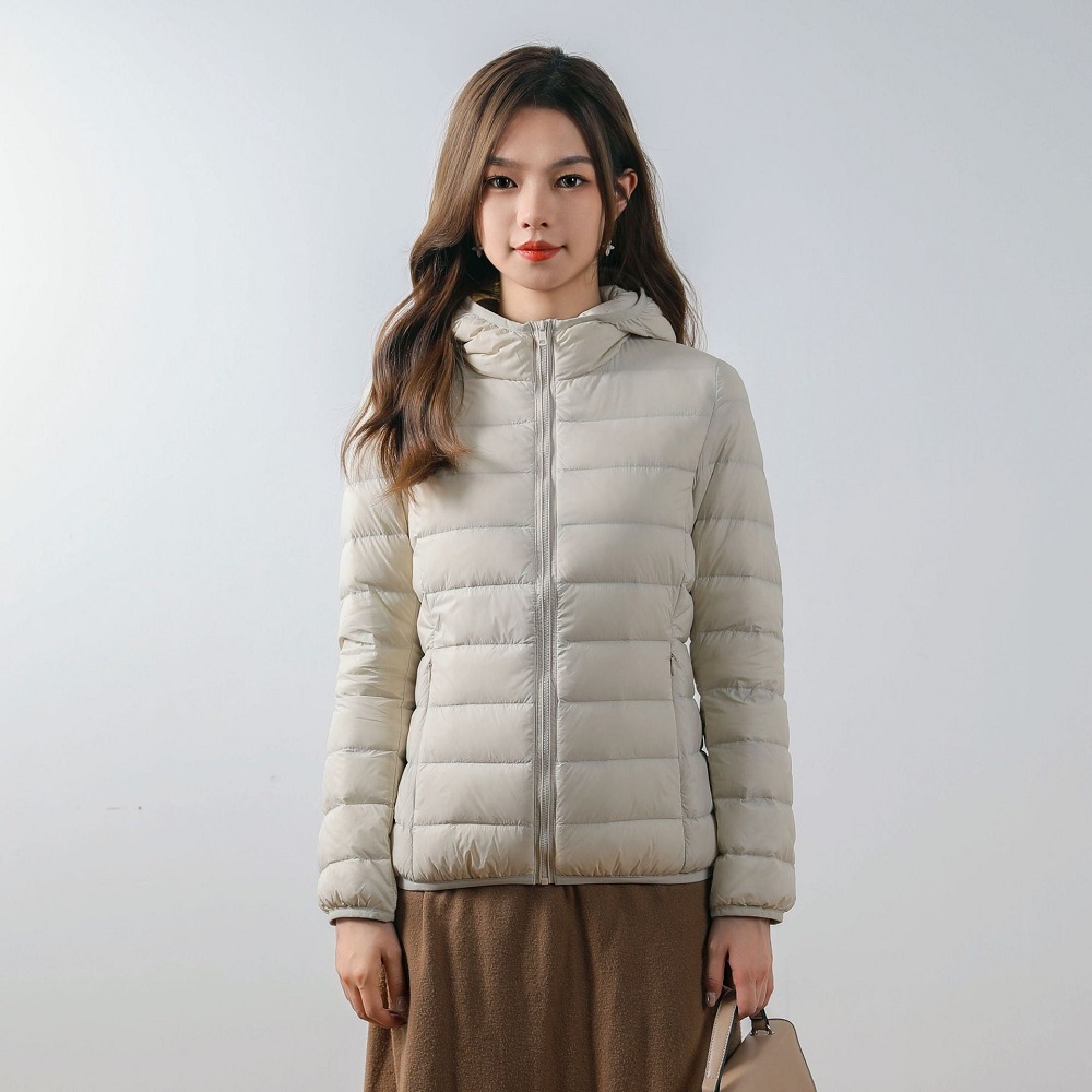 Wantdo Women's Hooded Packable Ultra Light Weight Short Down Jacket