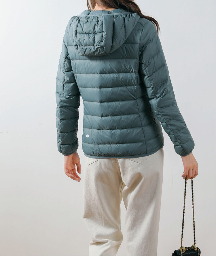 Wantdo Women's Hooded Packable Ultra Light Weight Short Down Jacket