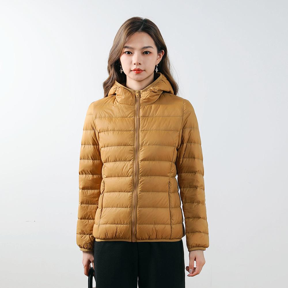 Wantdo Women's Hooded Packable Ultra Light Weight Short Down Jacket