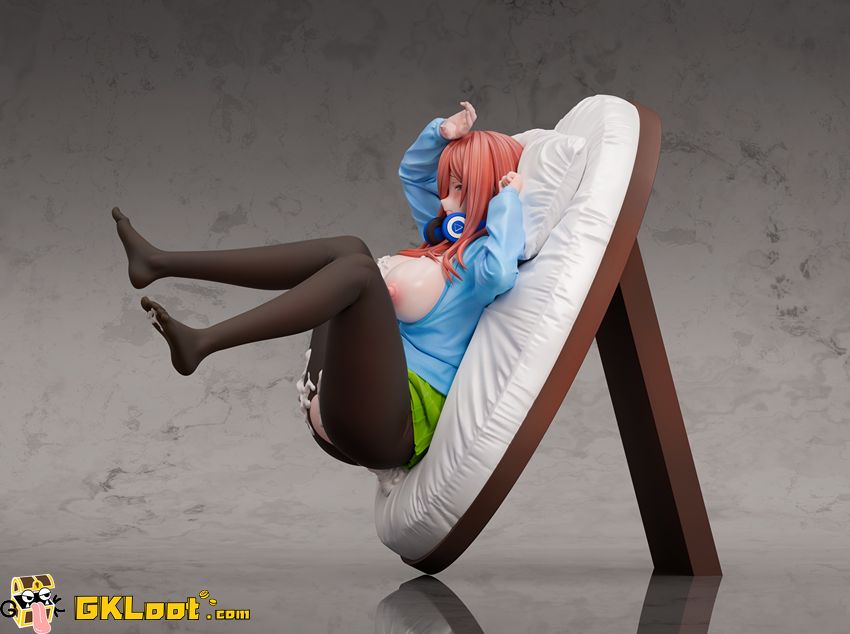 NTR Studio 1/6 The Quintessential Quintuplets Miku Nakano Statue |  GKLoot.com