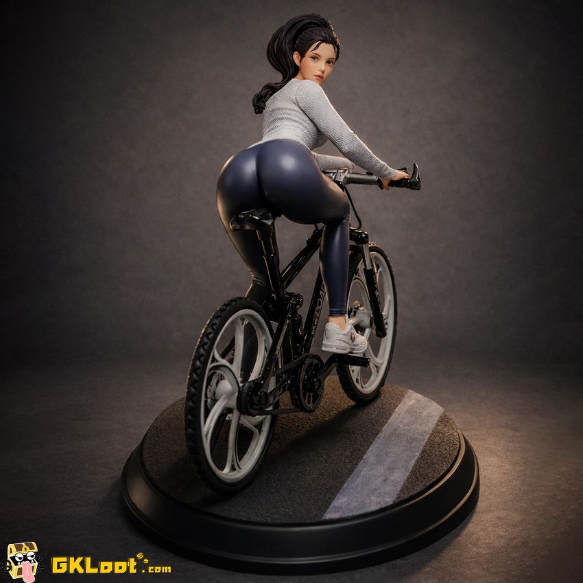 [Pre-Order] Tking Studio 1/8 Original Cycling Girl Statue