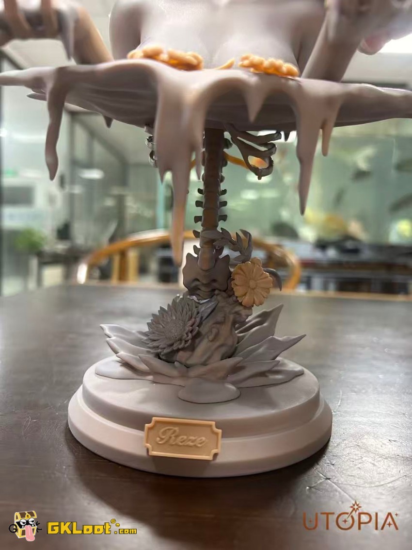 Utopia Studio 1/4 Chainsaw Man Reze Bust Statue | GKLoot.com
