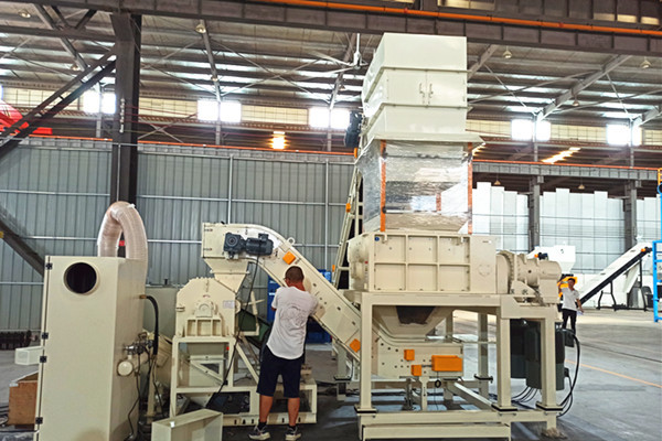 Retired Wind Turbine Blades (Fiberglass Products) Resource Utilization Disposal System