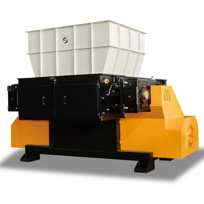SOYU industrial single shaft shredder in a factory view