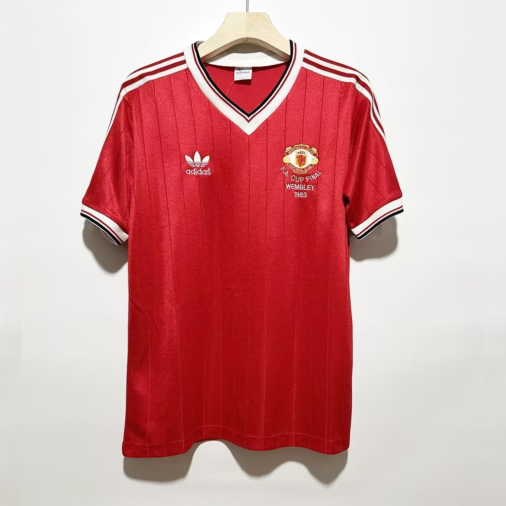 1983 Manchester United Retro Home Long Sleeved Soccer Jersey