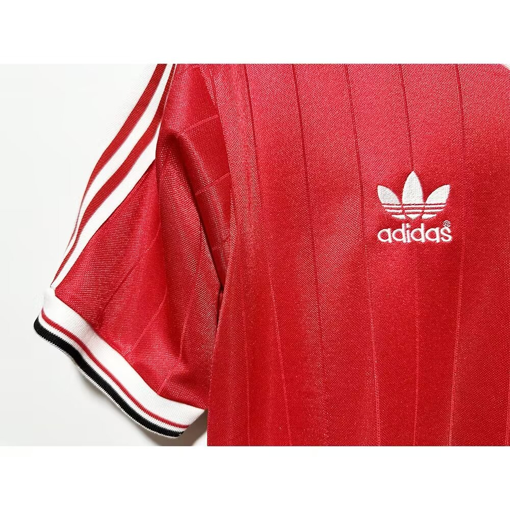 1983 Manchester United Retro Home Long Sleeved Soccer Jersey