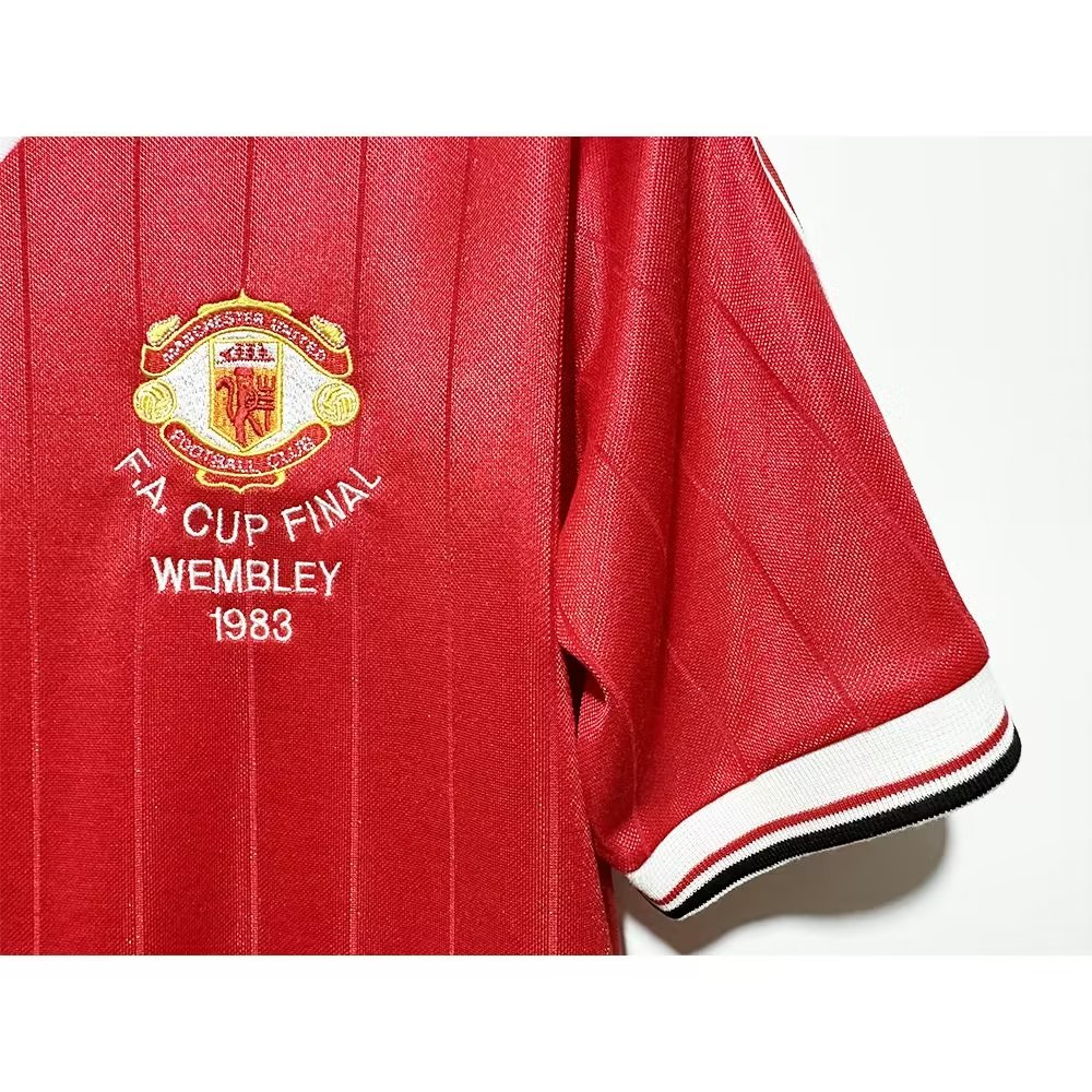 1983 Manchester United Retro Home Long Sleeved Soccer Jersey