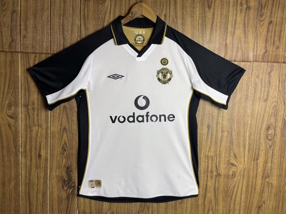 2001/2002 Manchester United 100th Anniversary Edition football jersey