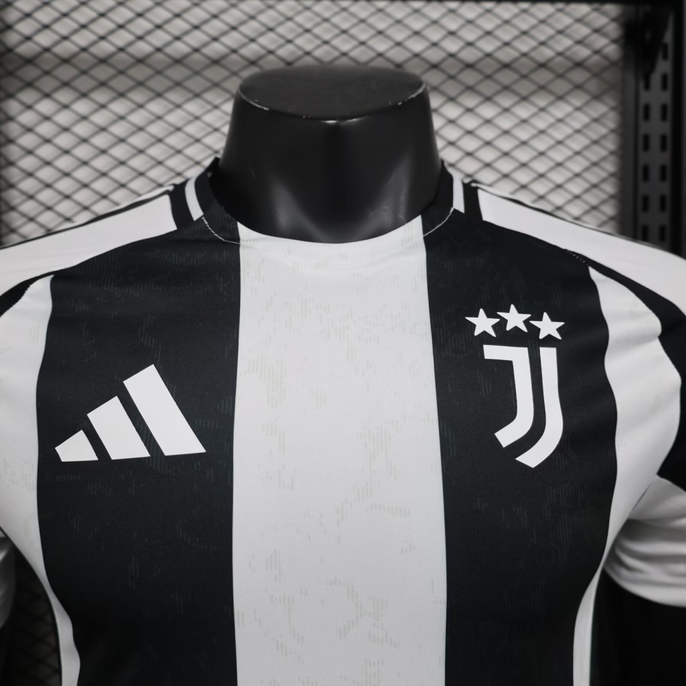 1:1 copy top quality 2024/2025 Juventus home player version football jersey