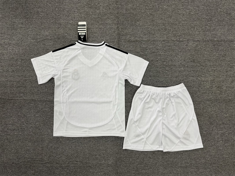 1:1 copy top quality 2024/2025 Real Madrid home kids football jersey