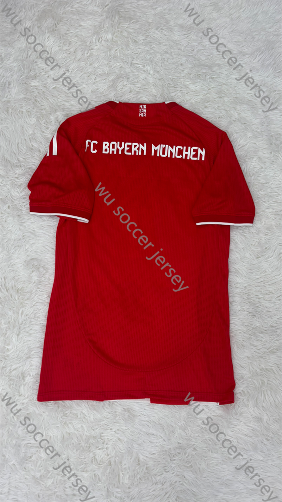 1:1 copy top quality（S-XXL）2025/2026 Bayern Munich home  football jersey