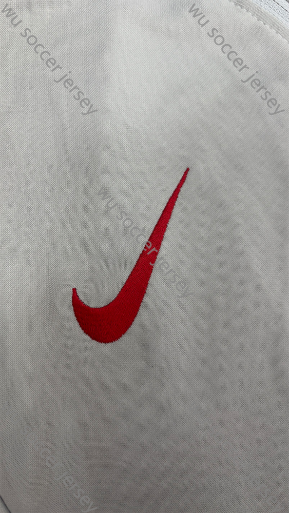 2024/2025 Liverpool White Long Sleeve Jacket Kit