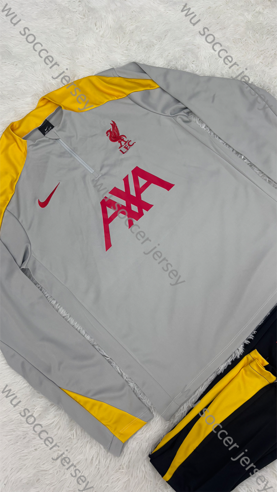 2024/2025 Liverpool White Long Sleeve Jacket Kit
