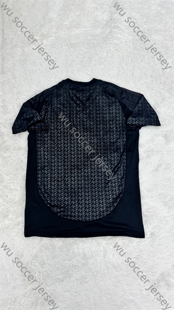 1:1 copy top quality 2025/2026 Real Madrid  Fan Edition Football Jersey