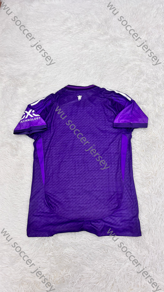 1:1 copy top quality 2025/2026 Manchester United Player Edition Football Jersey