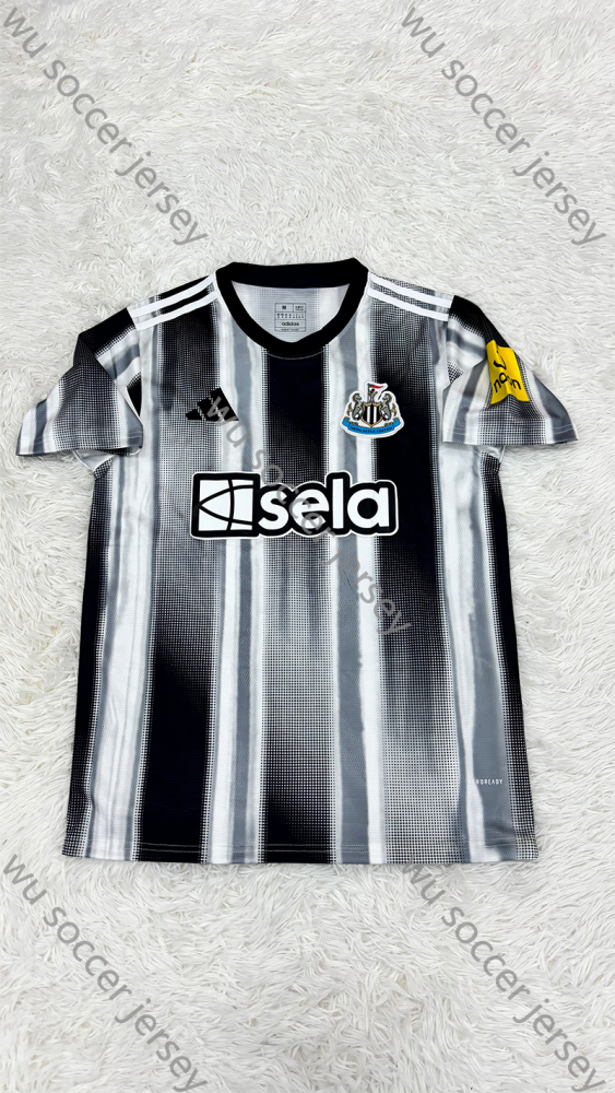 1:1 copy top quality 2024/2025 Newcastle United Pre-match training suit Fan Edition Football Jersey