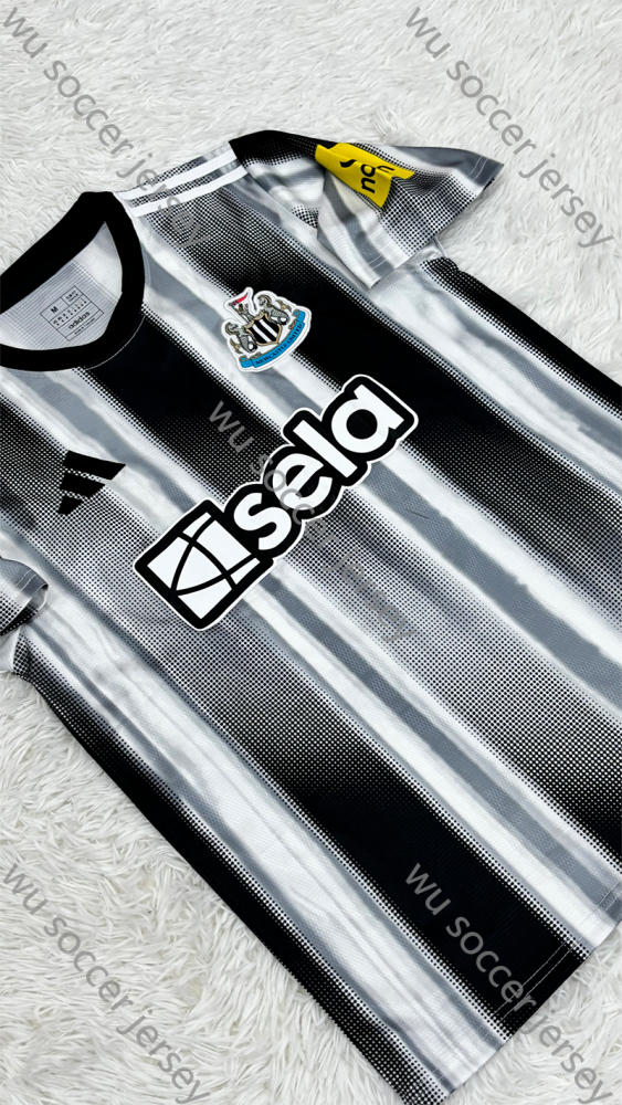 1:1 copy top quality 2024/2025 Newcastle United Pre-match training suit Fan Edition Football Jersey