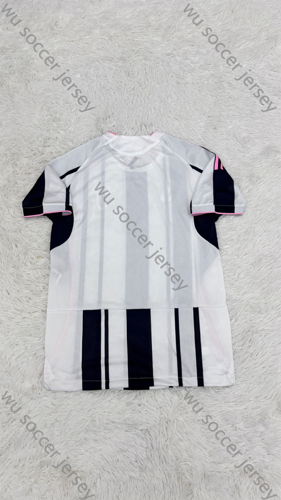 1:1 copy top quality 2025/2026 Juventus Home Player Edition Football Jersey