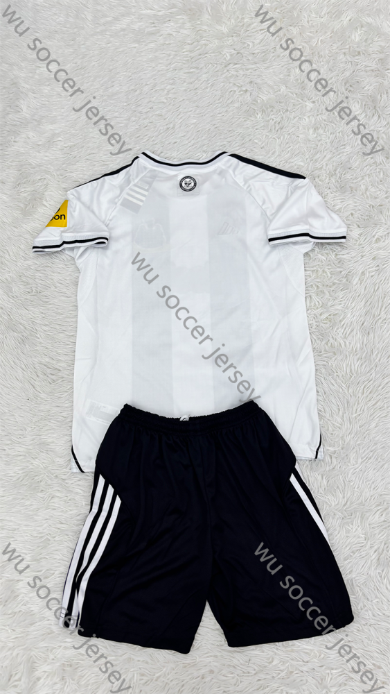 （16-28）1:1 Copy Top Quality 2025/2026 Newcastle United Home Football Jersey (Kids)