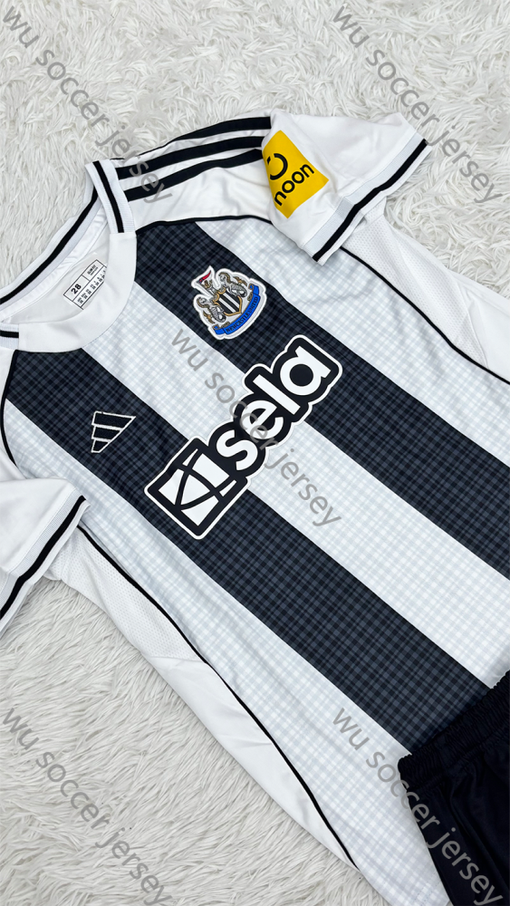 （16-28）1:1 Copy Top Quality 2025/2026 Newcastle United Home Football Jersey (Kids)