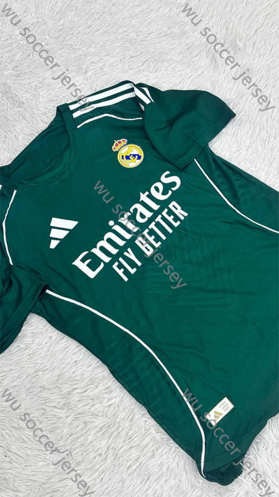 （S-XXL）1:1 Copy Top Quality 2025/2026 Real Madrid Football Jersey （Player Edition）