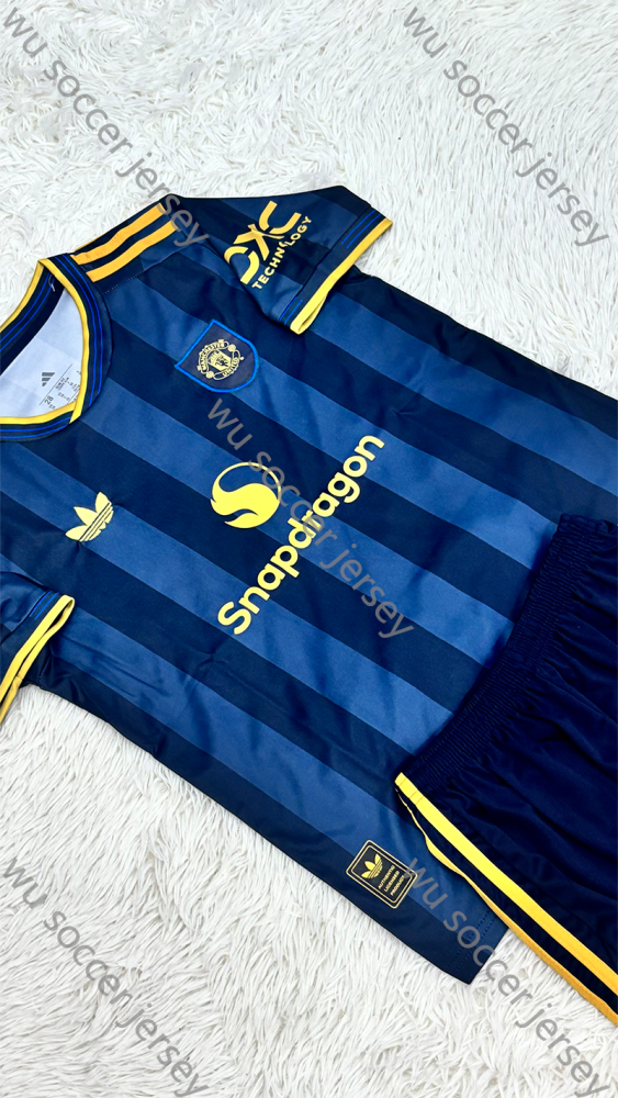 （16-28）1:1 Copy Top Quality 2025/2026 Manchester United 3rd away Football Jersey (Kids)