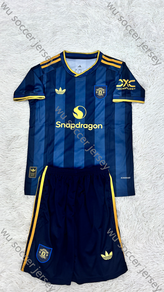 （16-28）1:1 Copy Top Quality 2025/2026 Manchester United 3rd away Football Jersey (Kids)