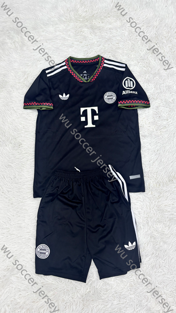 （16-28）1:1 Copy Top Quality 2025/2026 Bayern Munich Black  Football Jersey (Kids)