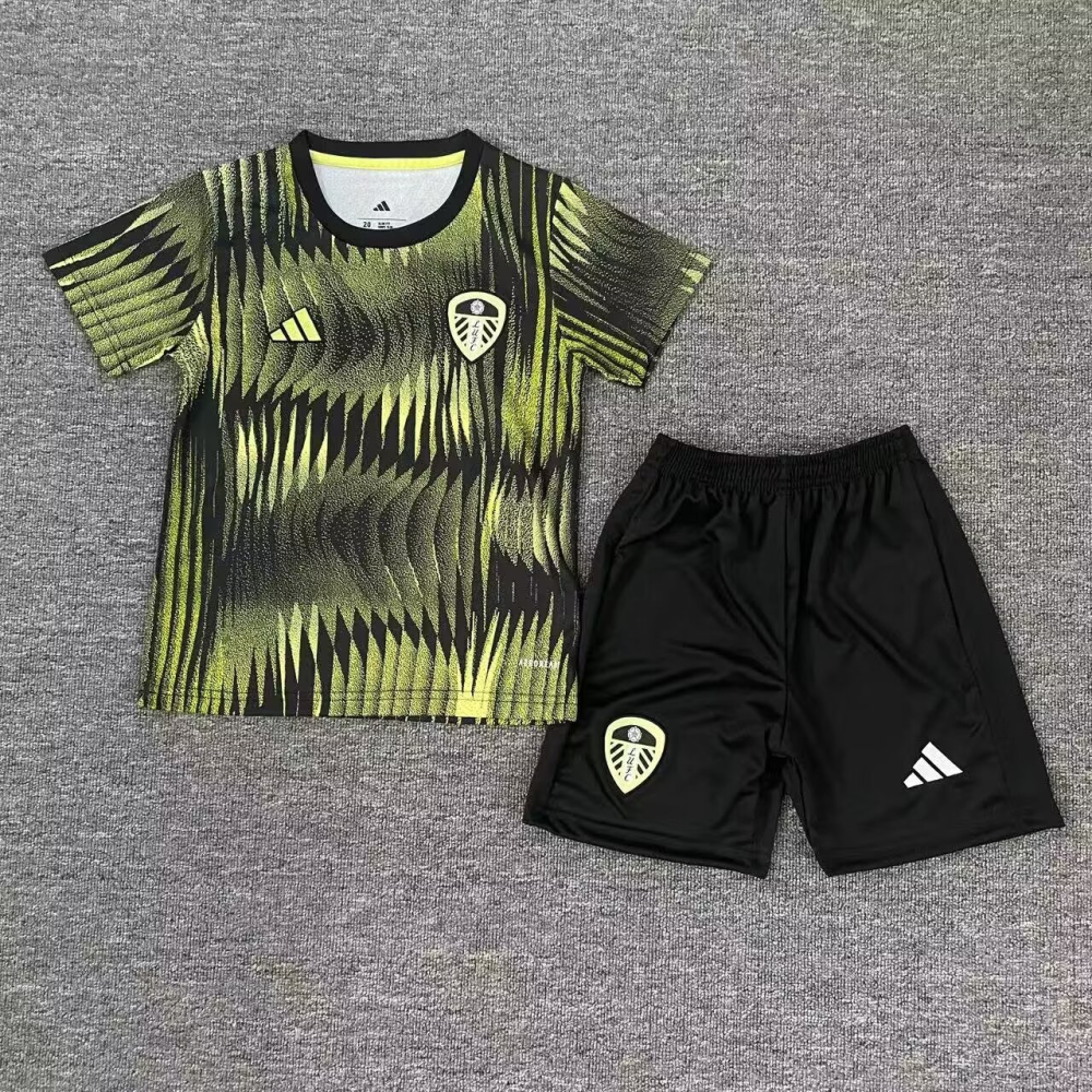 （16-28）1:1 Copy Top Quality 2025/2026 Leeds United training clothes Football Jersey (Kids)