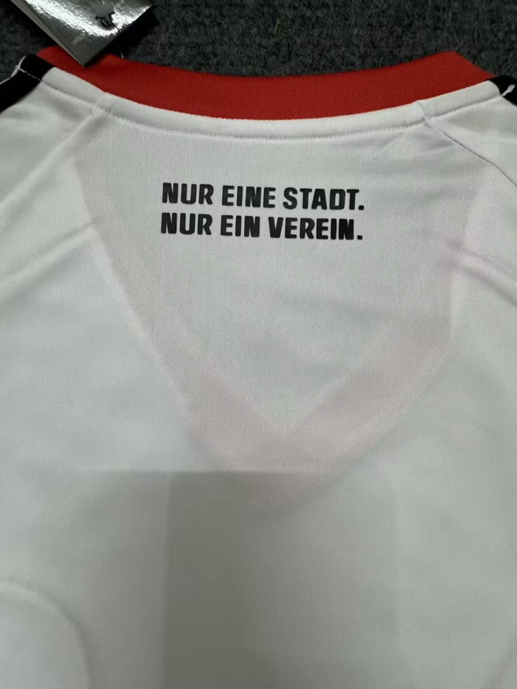 （S-4XL）1:1 Copy Top Quality 2025/2026 Eintracht Frankfurt  Away Football Jersey （Fan Edition）