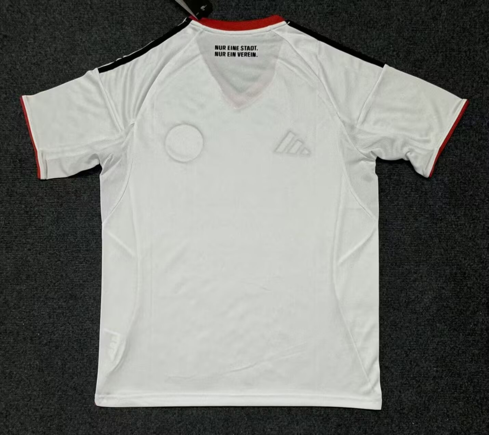 （S-4XL）1:1 Copy Top Quality 2025/2026 Eintracht Frankfurt  Away Football Jersey （Fan Edition）