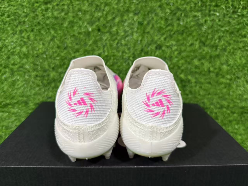 F50+ FG Adidas Pink White Football shoes SIZE: 39-45（Football shoes）